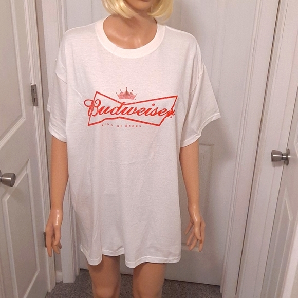 New Vintage Budweiser King of Beers Bowtie Design White and Red Logo T-Shirt - Picture 2 of 6